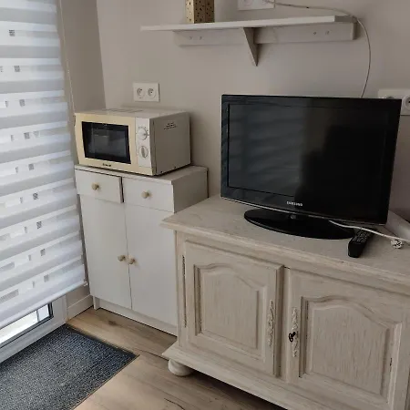 Studio Attenant A La Maison Principale Saint-Martin-des-Tilleuls Extérieur photo